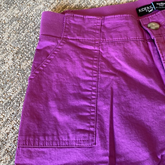 NWOT Lee Jeans shorts. - Picture 3 of 6